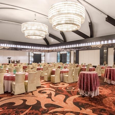 Hotel Crowne Plaza New Delhi Rohini By Ihg Exterior foto
