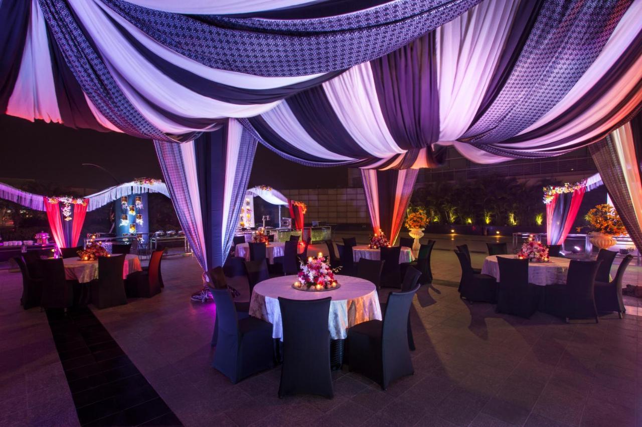 Hotel Crowne Plaza New Delhi Rohini By Ihg Exterior foto