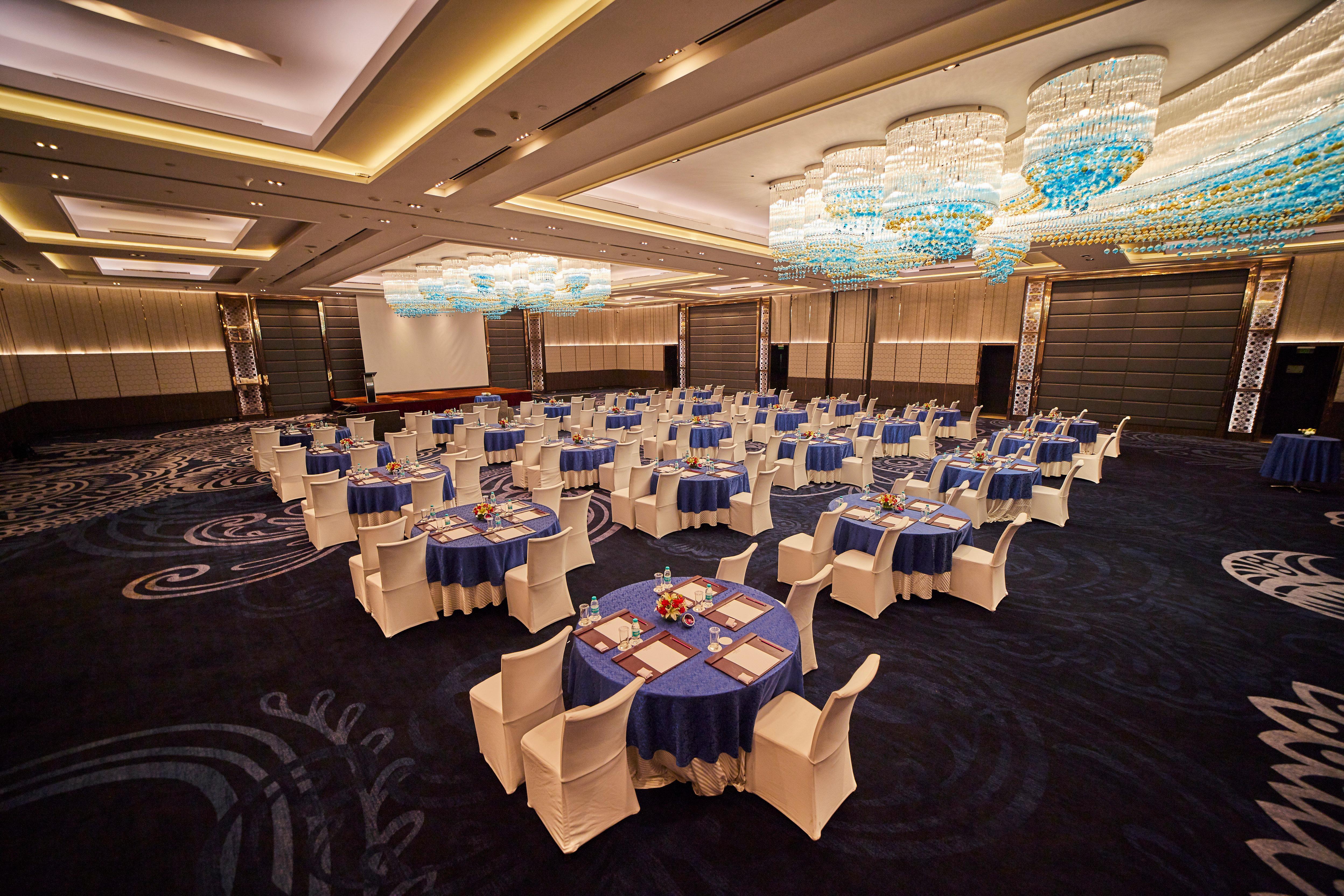 Hotel Crowne Plaza New Delhi Rohini By Ihg Exterior foto