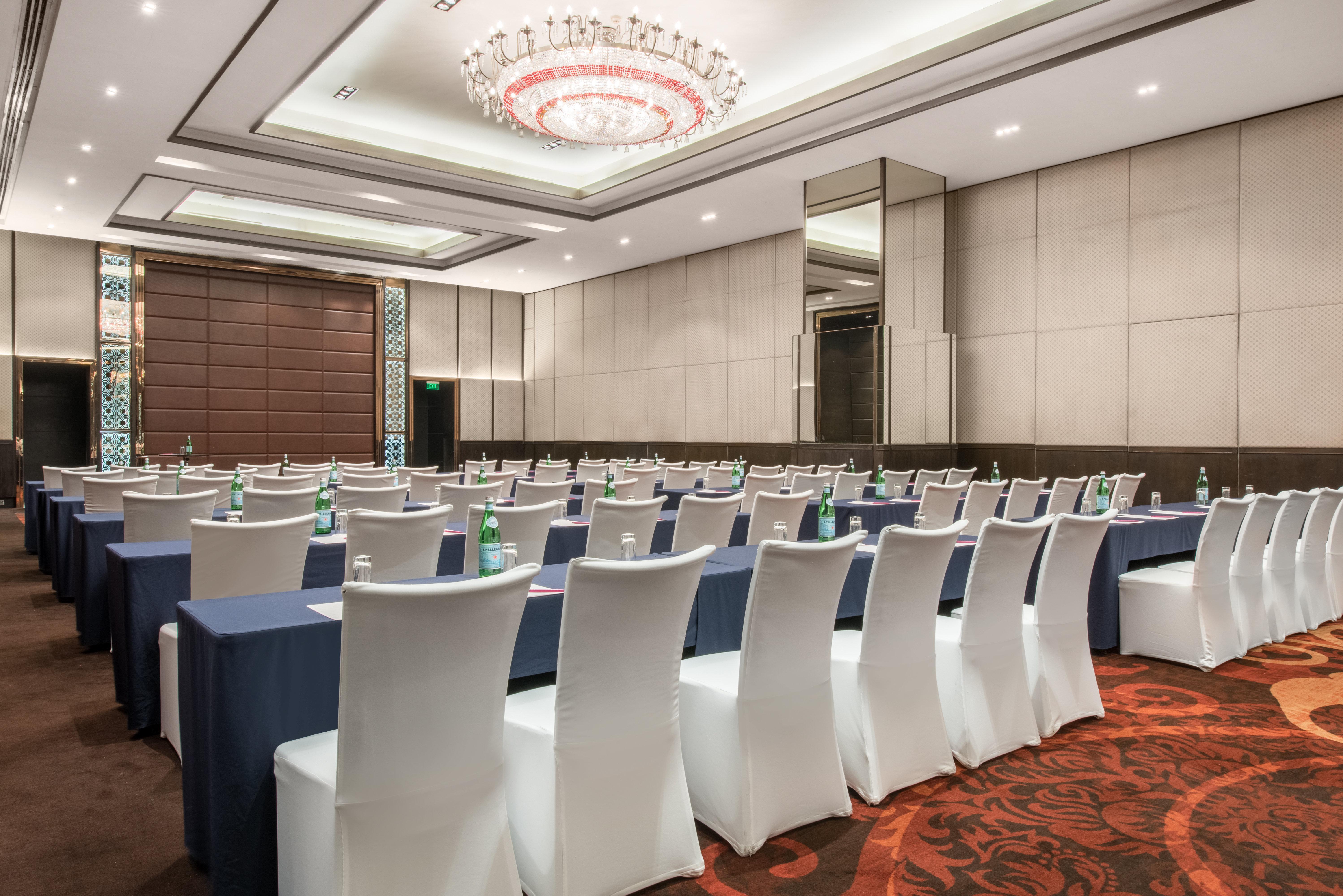 Hotel Crowne Plaza New Delhi Rohini By Ihg Exterior foto