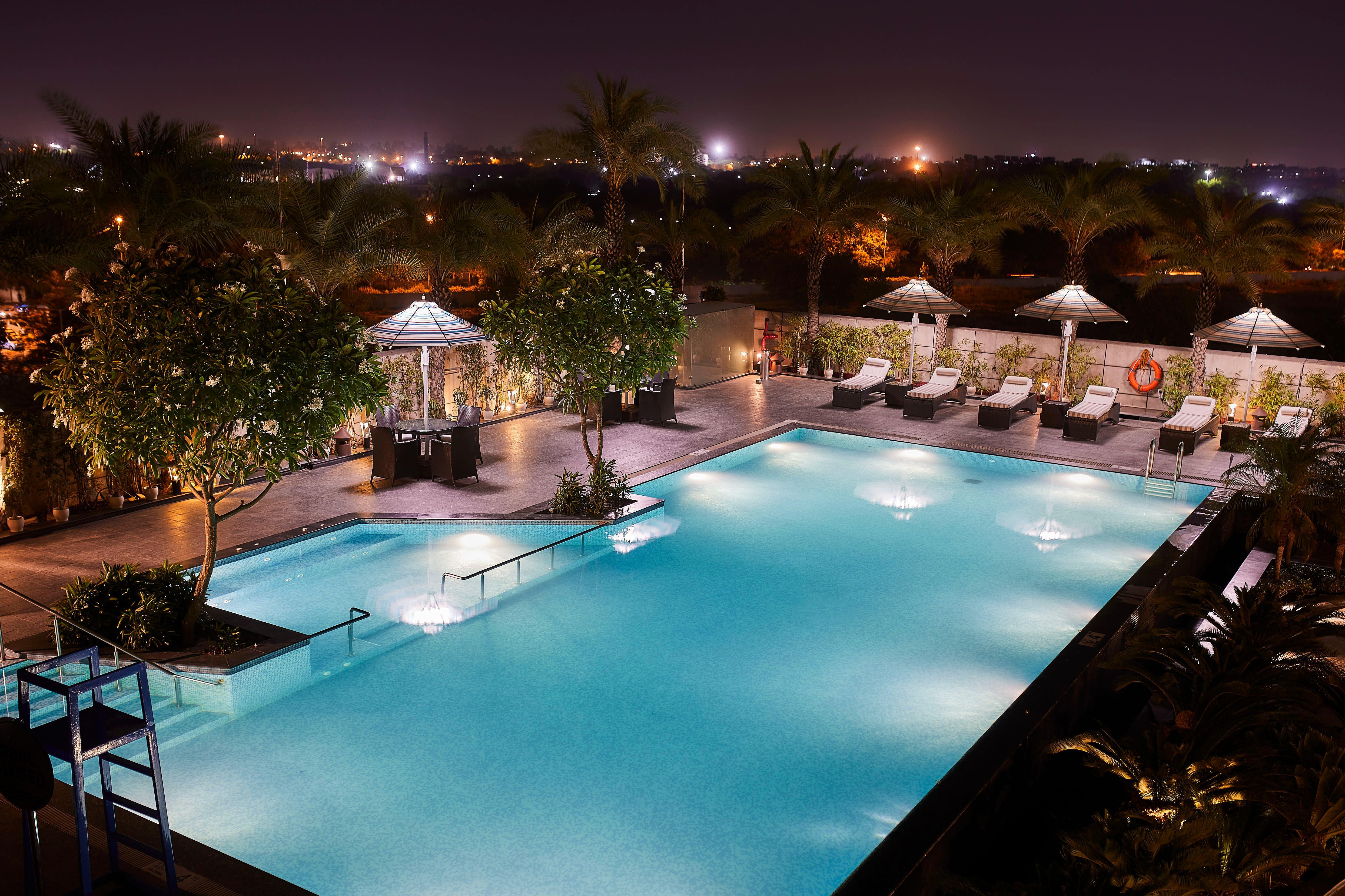 Hotel Crowne Plaza New Delhi Rohini By Ihg Exterior foto