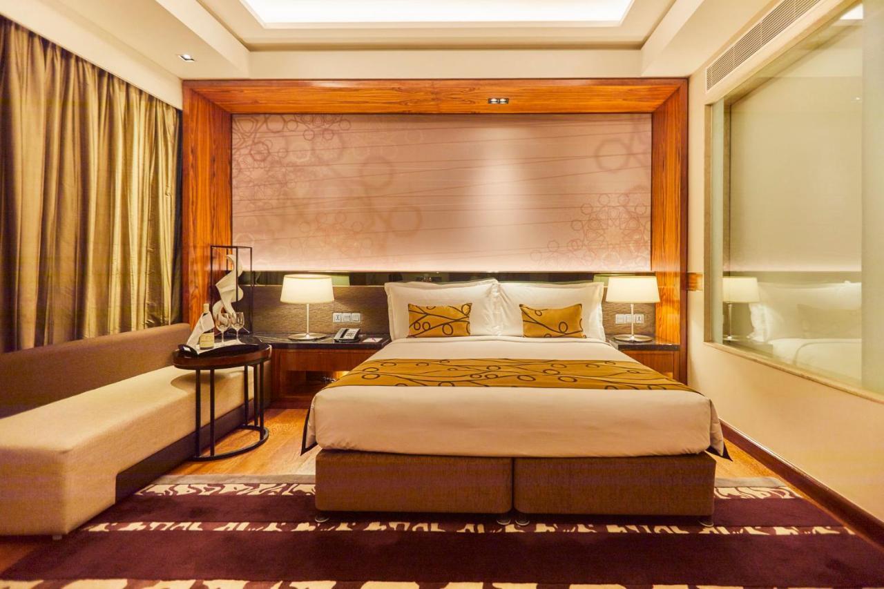 Hotel Crowne Plaza New Delhi Rohini By Ihg Exterior foto