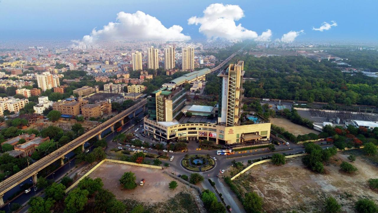 Hotel Crowne Plaza New Delhi Rohini By Ihg Exterior foto