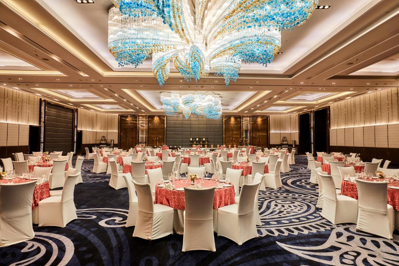 Hotel Crowne Plaza New Delhi Rohini By Ihg Exterior foto